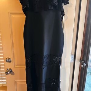 Elegant Black Lace Women's Dress Cold Shoulder